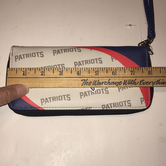 NWT NFL Patriots Wristlet/Wallet - Picture 9 of 13